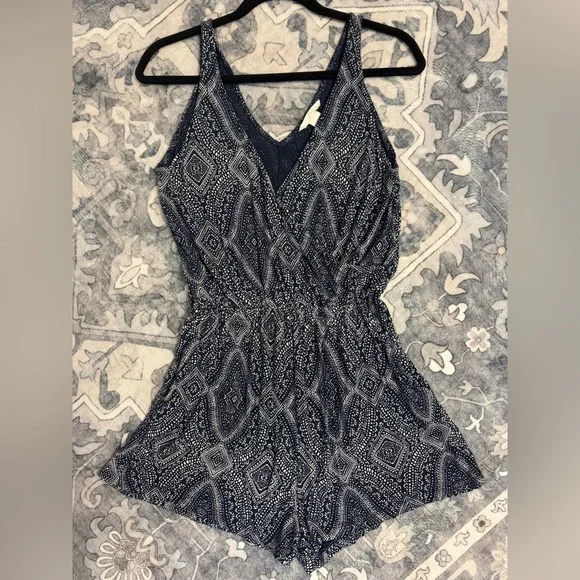 H&M (S) V Neck Romper with Pockets Navy and White - Picture 4 of 9